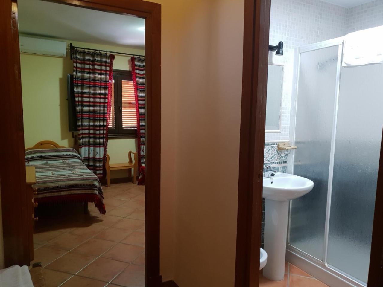 Hostal Пампанейра Екстериор снимка